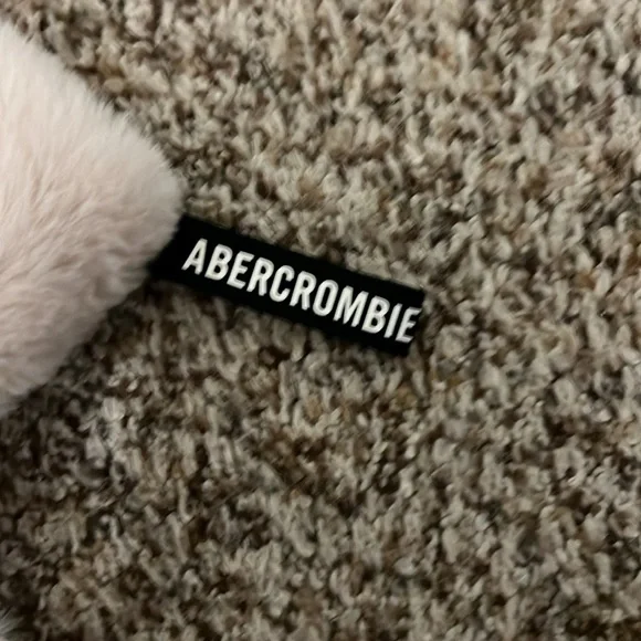 Abercrombie Kids Moose Stalking - Picture 3 of 3